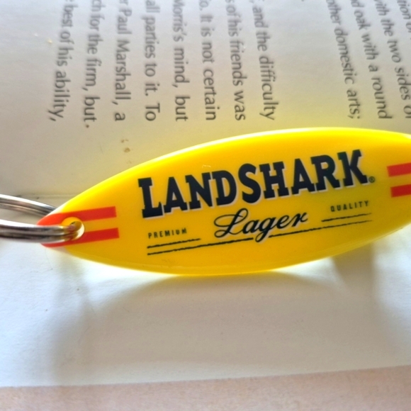 Landshark Lager Surfboard  Keychain - Picture 1 of 3